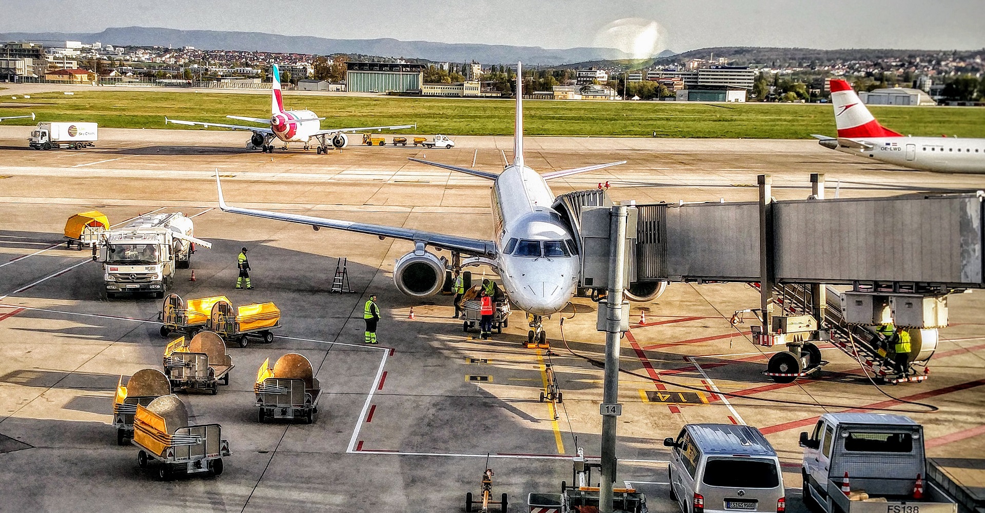 “Hop! Airplane at Stuttgart Airport”